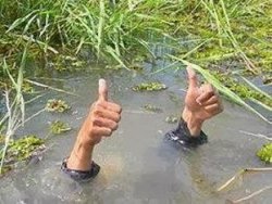 FLOODING THUMBS UP Meme Template